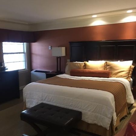 Kenyon Inn & Restaurant Gambier Екстер'єр фото